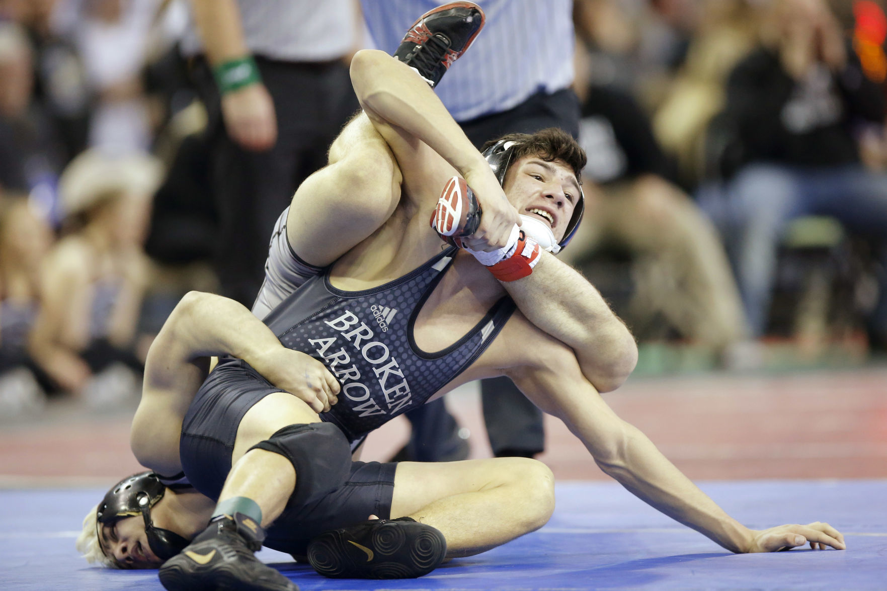 Semifinals of state wrestling tournament